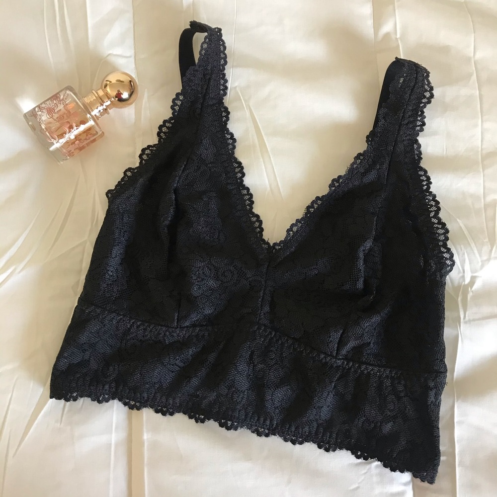 Black lace bralette 😍